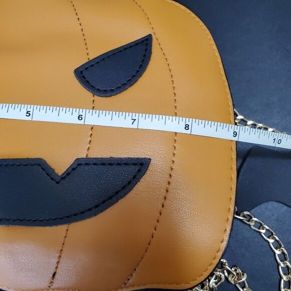 Orange and black jack 'o lantern crossbody bag - Picture 4 of 8